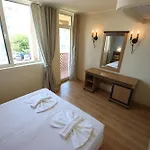 Menada Atrium 아파트