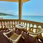 Menada Atrium 아파트 엘레니테