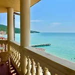 아파트 Menada Atrium 엘레니테
