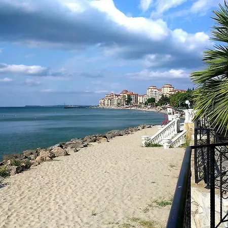 Menada Atrium شقة *