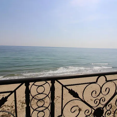 Menada Atrium Апартаменты Елените