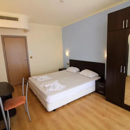 Menada Atrium * النايت