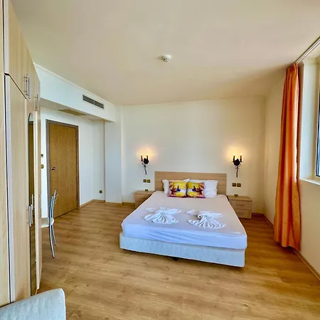 شقة Menada Atrium النايت