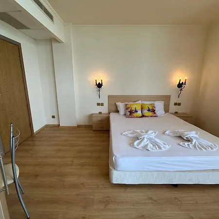 Menada Atrium شقة النايت