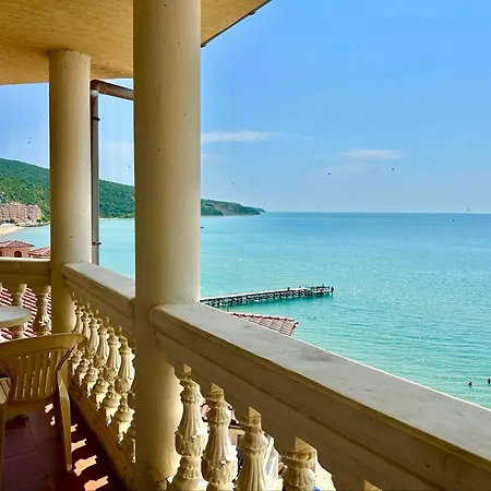 Апартаменты Menada Atrium Елените