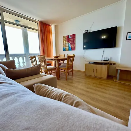 Menada Atrium النايت