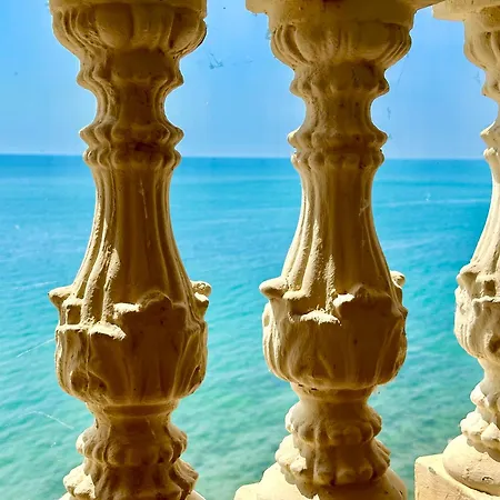 Menada Atrium Елените