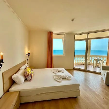 Menada Atrium * النايت