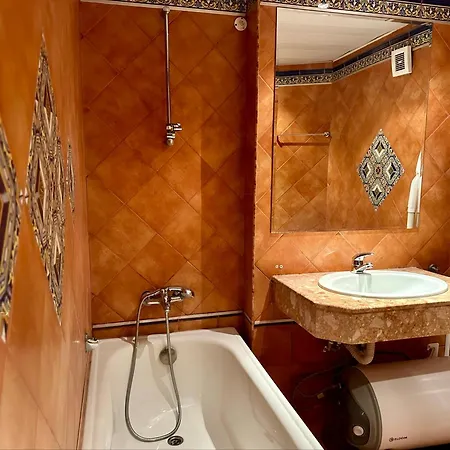 Menada Atrium النايت