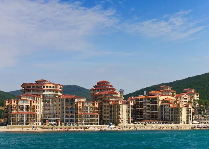 Apartment Menada Atrium Elenite