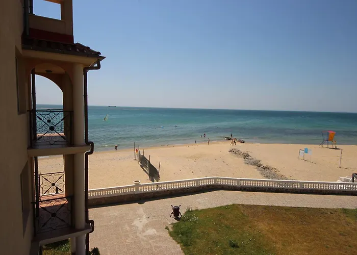 Apartment Menada Atrium Elenite